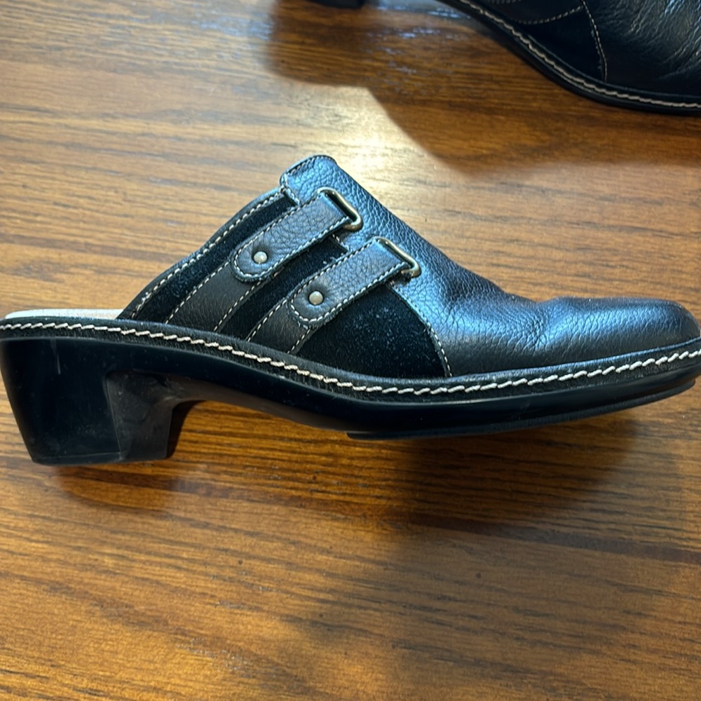Softspots Leather Clogs - Picture 5 of 14